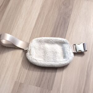 Lululemon Sherpa Belt Bag